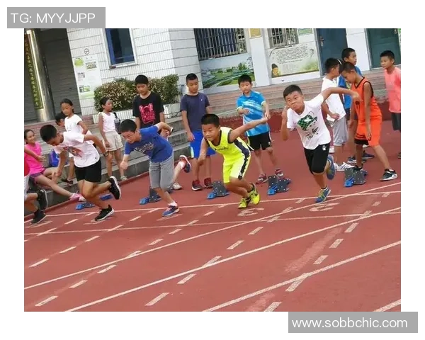 李丽专访：从绿茵场到人生舞台的足球旅程回顾与展望